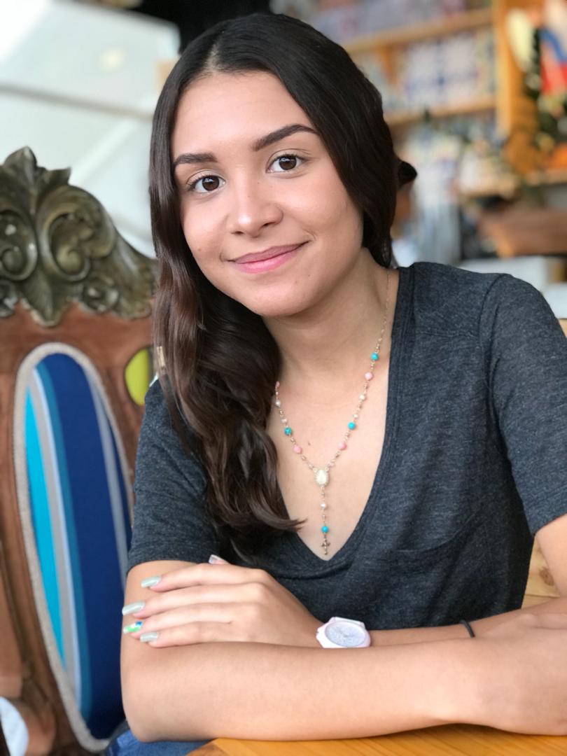 _AngelLizardi's tweet image. Como no amarla? Sonríe y los problemas desaparecen.