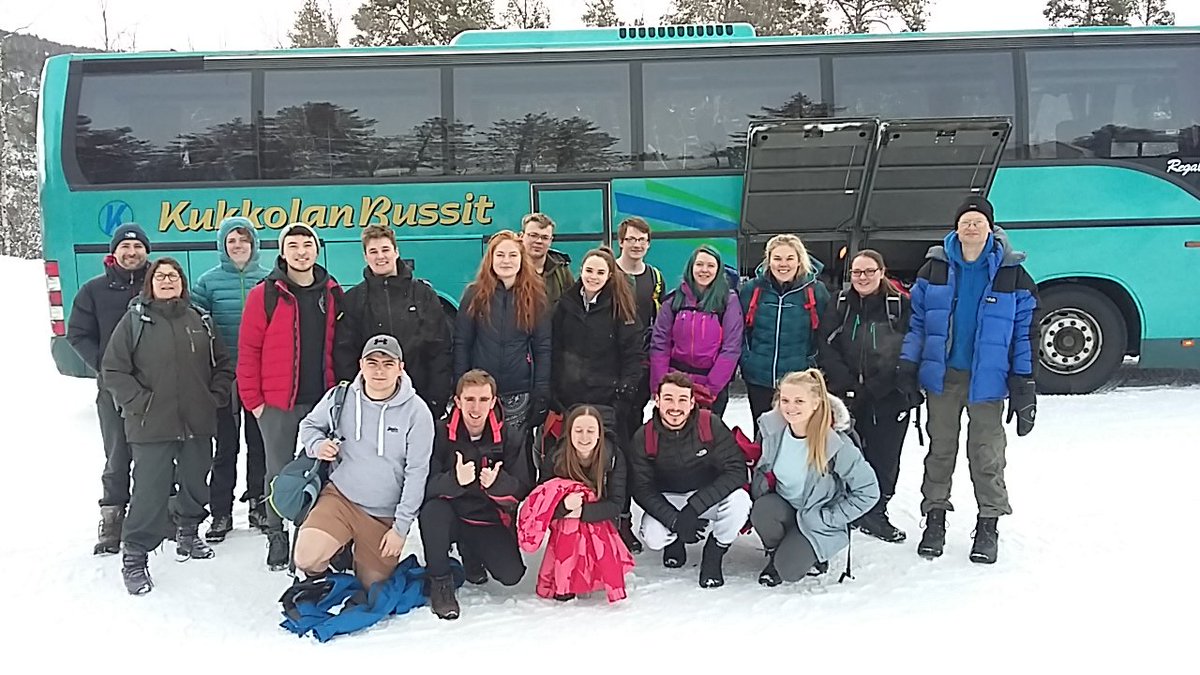 Sharonanneknit's tweet image. yes those are shorts #fieldworkisfun #coldclimateunit @PortsmouthGeog