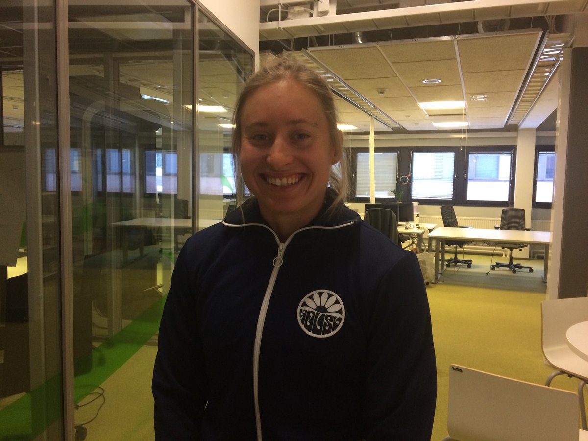 TapolaKatri's tweet photo. Meloja Netta Malinen nostaa penkistä 102,5 kiloa. Se on suomalaisen naismelojan kärkitulos kautta aikojen. Lisäksi reilusti yli 3000 cooper-tulos ja liikkuvuutta voimistelijan verran. Monipuolinen ja vaativa on melojan laji. Malisen tavoite on ⁦@Tokyo2020jp⁩ #yletampere https://t.co/zL1KHTiKV9