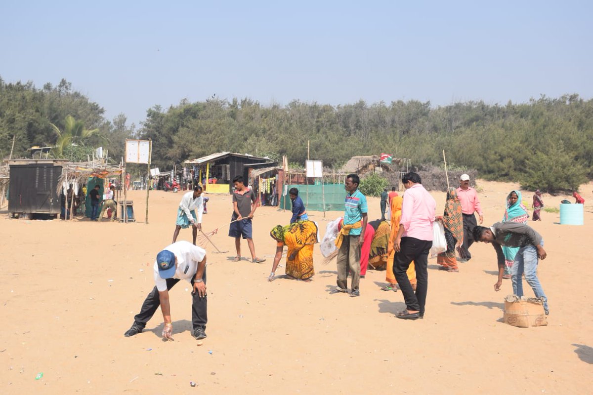 OdishaSeaTurtle's tweet photo. Community Based Conservation & Proetction of Olive Ridely Sea Turtle habitats at Jahania Beach Odisha closed to Devi Turtle Nesting zone
#KeepCleanSeaBeaches
#SaveNature
#SavePlanet
#SaveOliveRidley
#SaveOvean #BeatPlasticPollution
#CommunityBasedAction https://t.co/peuNaEXNai