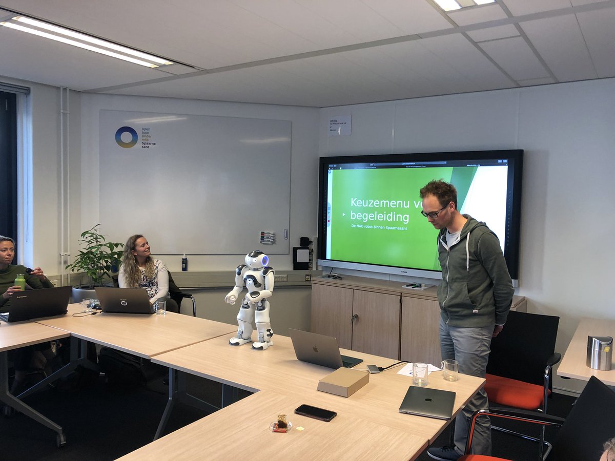 jos2310's tweet photo. Mooie start van ons #NAO #robotica project samen met #Wismon bij #Spaarnesant https://t.co/BGYGanbP8o
