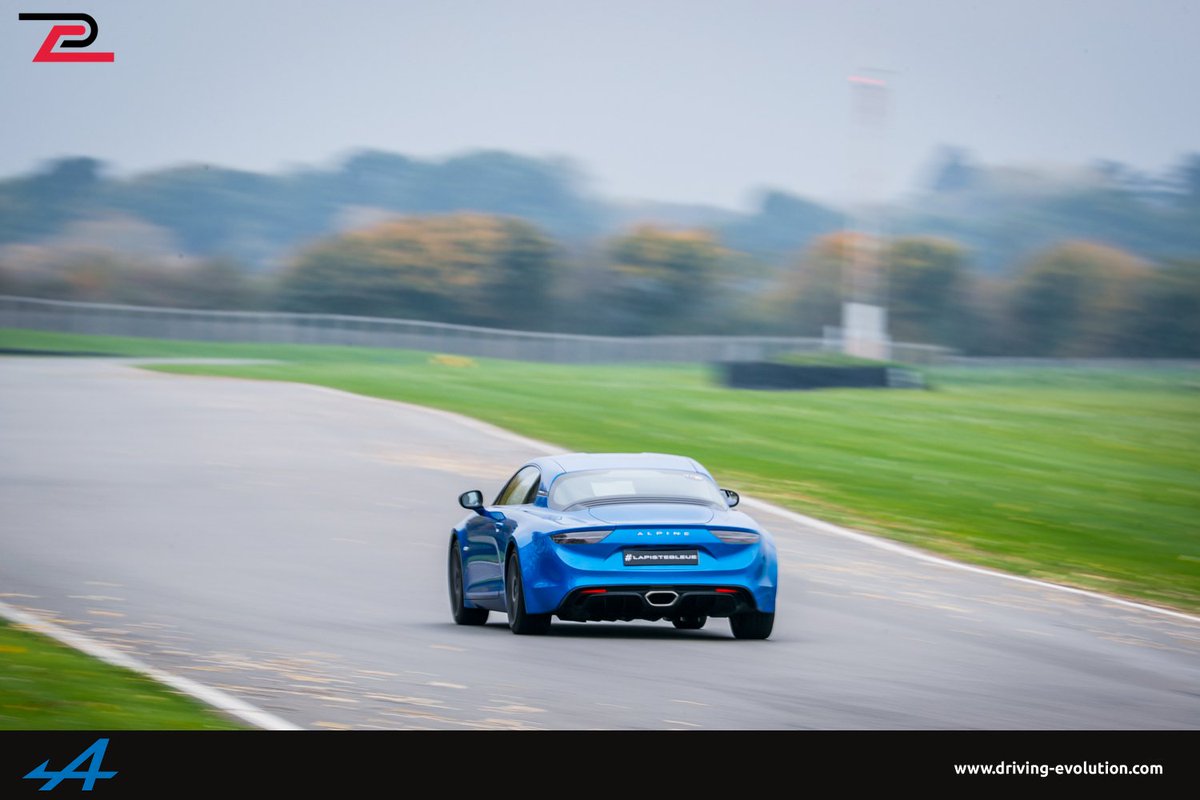 driving_evo's tweet photo. #LaPisteBleue is back ! Redecouvrez votre #Alpine sur les circuits européens avec #DRIVINGEVOLUTION ⚪️🔵
📸 Jules Benichou https://t.co/PyM4JH0F3Z