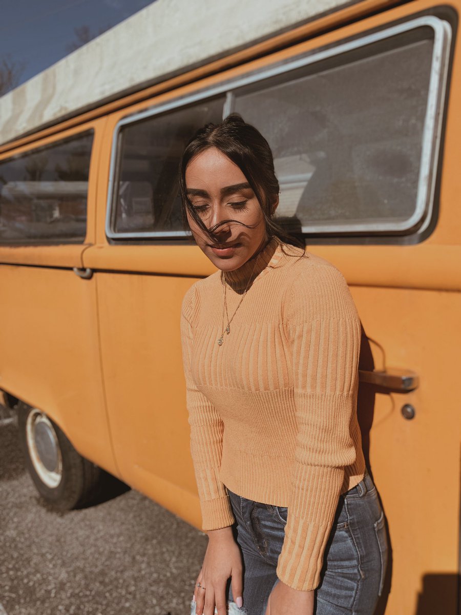 BurnsBreann's tweet photo. Made a 70’s theme on accident.          @marianadiaaz BNB Photography https://t.co/JDugzc9xat
