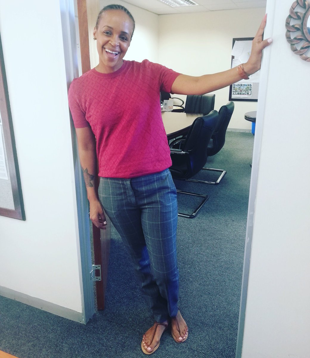 I am no longer allowed to wear heels due to health reasons. I'm trying to accommodate this flat shoes look, what a task 😏🤦‍♀️I'm feeling it though, we will get there one way or the other #livingwithlupus #countdownto41 #motherofthetribe #livingpositively