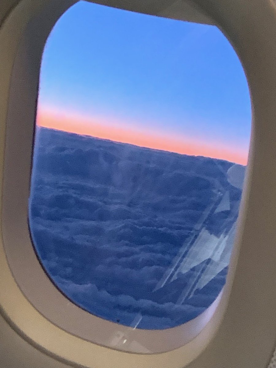 K_Hin's tweet photo. Picture of the Day: the Riviera above the clouds https://t.co/dKKcQaCA1G https://t.co/KmKPEw87vV