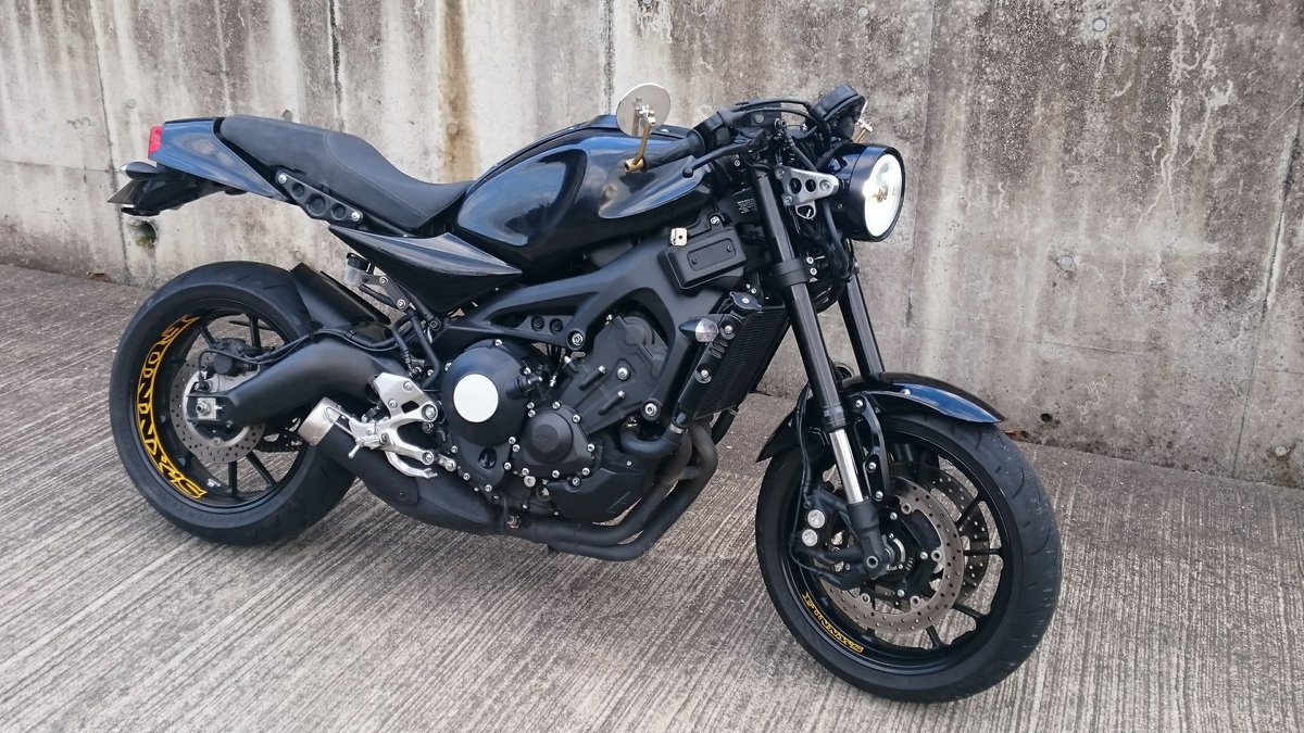 ファニーズカスタム　xsr900 サイドカウル　RZ