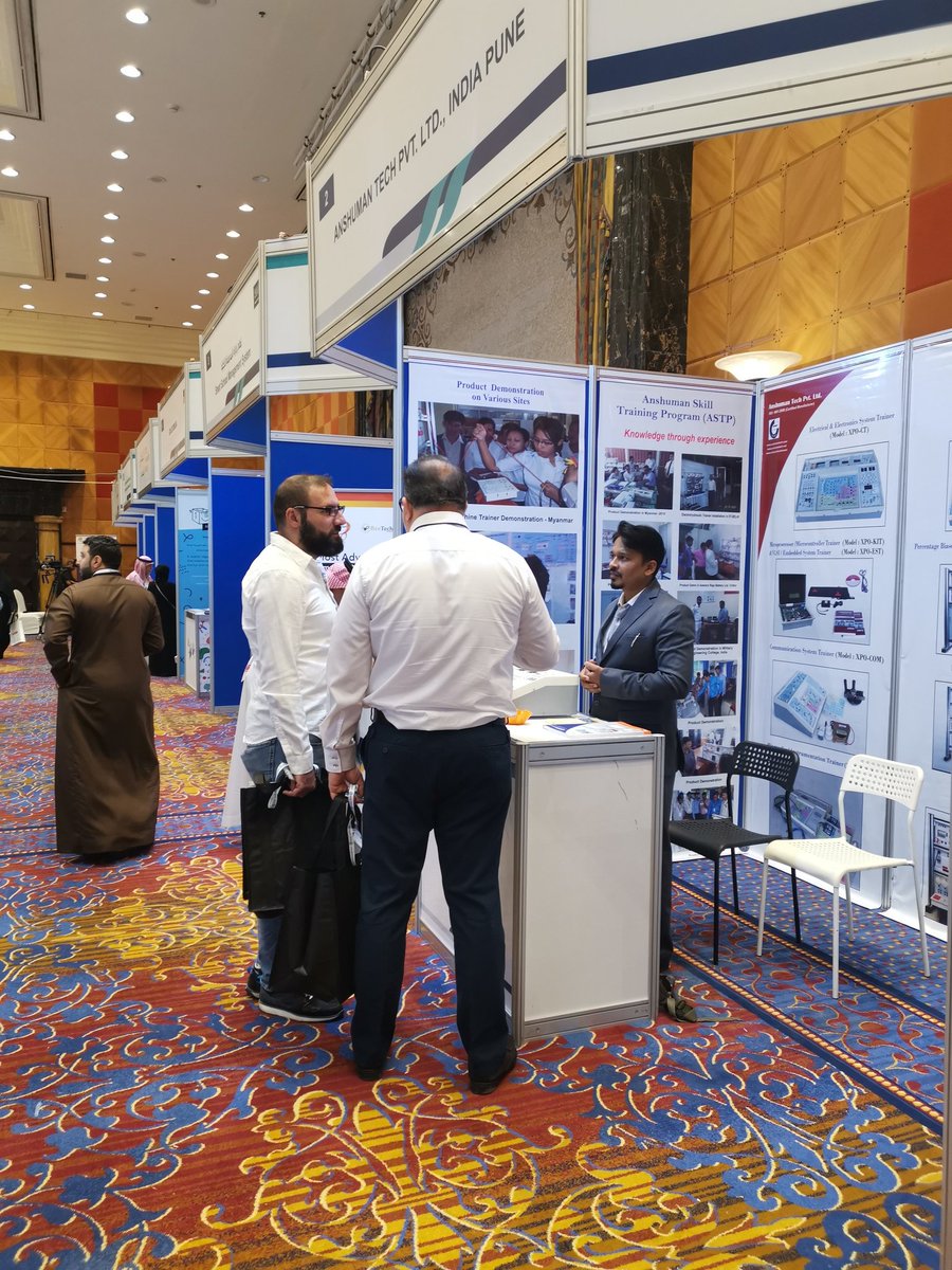 JeddahNow's tweet photo. لليوم الثاني على التوالي ✔️
يستقبل #معرض_التطوير_والدعم_التعليمي 🥇
الزوار والمشاركين في ورش العمل 👨‍🎓👩‍🎓
في #فندق_هيلتون 
بحظور نخبة من الشركات وخبراء التعليم 👍
اغتنم الفرصة، وطور نفسك 💯

@educationGEDS 
#MakingTheFutureNow 

#جدة_الان #جدة #مكة_المكرمة 
#تطوير_التعليم https://t.co/2ll9HnxCwZ