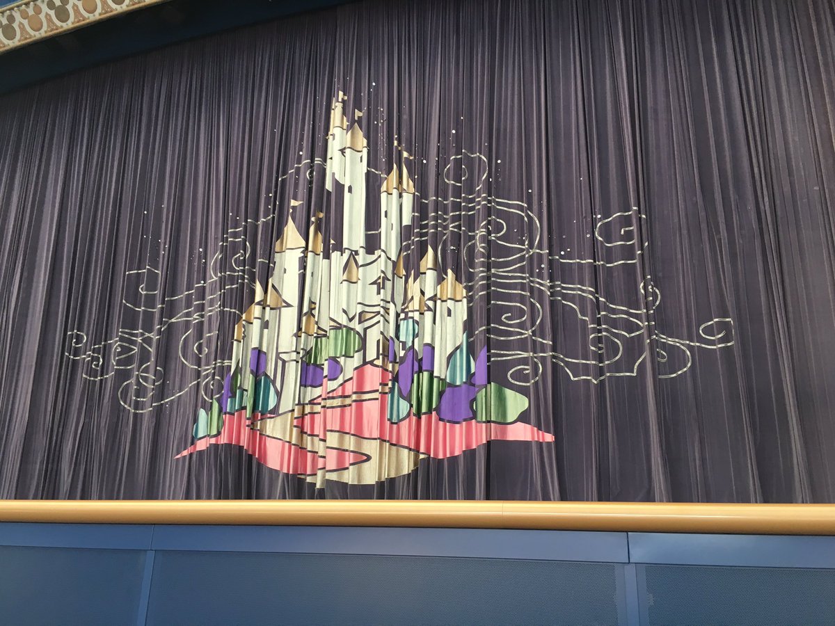 D85129702's tweet photo. 最前の距離やばない？笑笑
最高すぎる笑笑 https://t.co/4NU0efQsWy