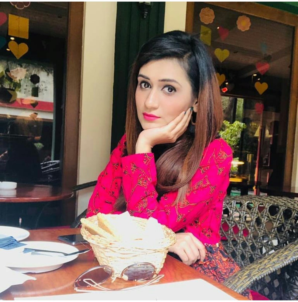 LiveMagazinepak's tweet photo. Express news anchor @AsmaBai87499005 having brunch on a bright sunny day.
#livepakistanmagazine #LiveMagazine #Livepakistan #asmabaig #anchorperson #anchorlife #anchor #newsanchor #media #expressnews https://t.co/9iLtCkZvaY