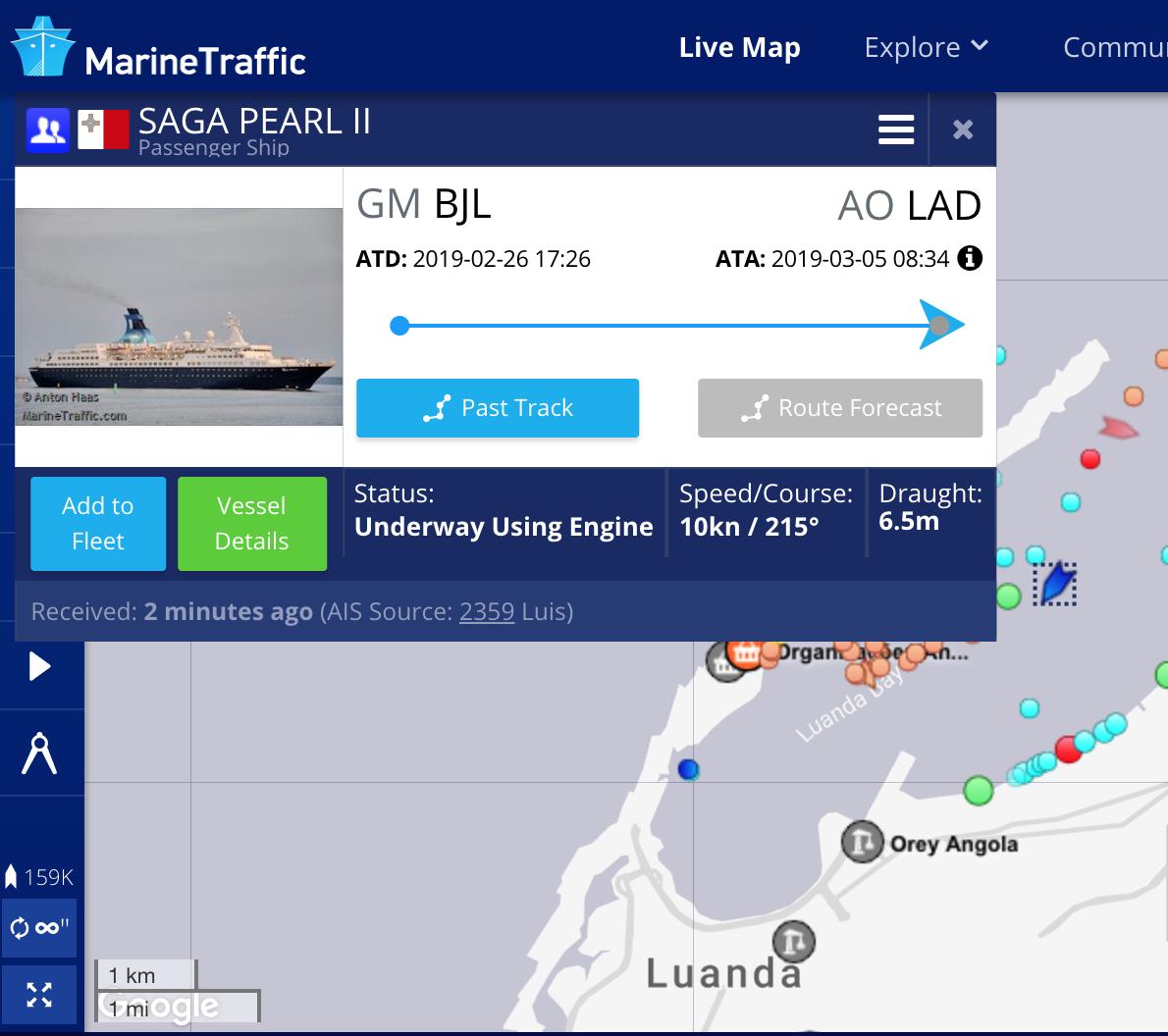 A rare but refreshing sight in town: passenger cruise ship 'Saga Pearl II' is in Luanda port for today. Coming from Banjul. Next stop Cape Town.