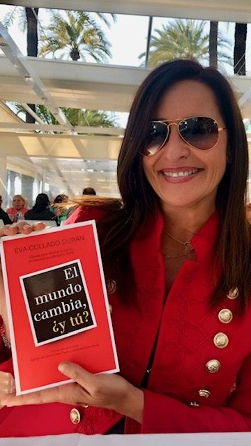 evacolladoduran's tweet photo. Hoy 5 de Marzo llega a las librerías #ElMundoCambiaYTu : Claves para diseñar tu futuro profesional en plena era digital.
Gracias a los que ya habéis apostado por él en la preventa, de todo corazón.
Gracias @Alienta y @RogerDomingo 
#TransformacionDigital 
#RRHH 
#MarcaPersonal https://t.co/fotRgrJNZo
