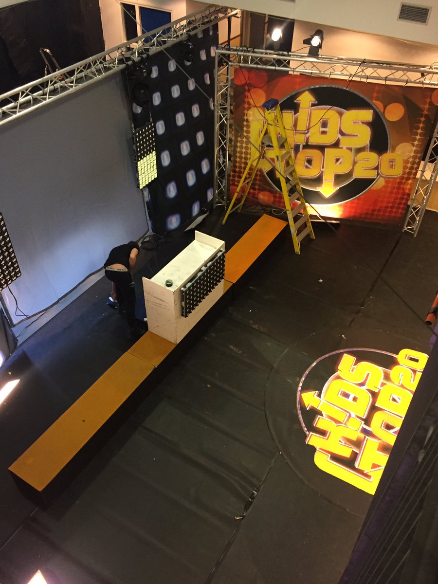 mgerritsenalmer's tweet photo. #hetpodiumstaatklaar @kidstop20 @AVROTROS @asgavontuur #archipel #endekids #jaaaadiezijnerookklaarvoor #kidstop20 #dansen #feesten @ASGalmere https://t.co/LM1bR0igvu