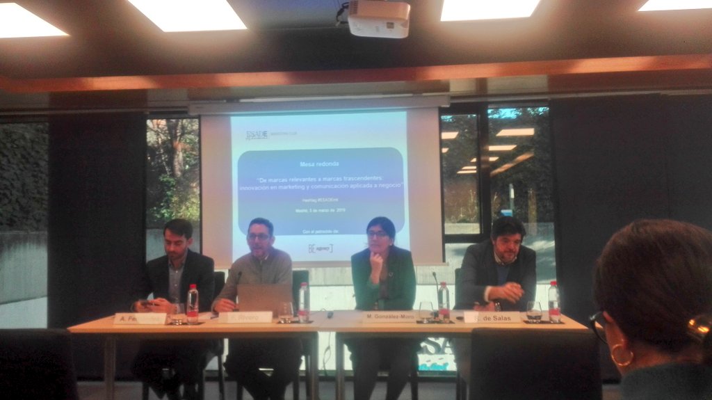 CE4reputation's tweet photo. Hoy acudimos a «De #marcas relevantes a marcas #trascendentes: innovación en #Marketing y #comunicación aplicada al negocio» de #ESADEmk @ESADE @21gramos_net @SamsungEspana @leroymerlin_es https://t.co/2zpf9WPlqt