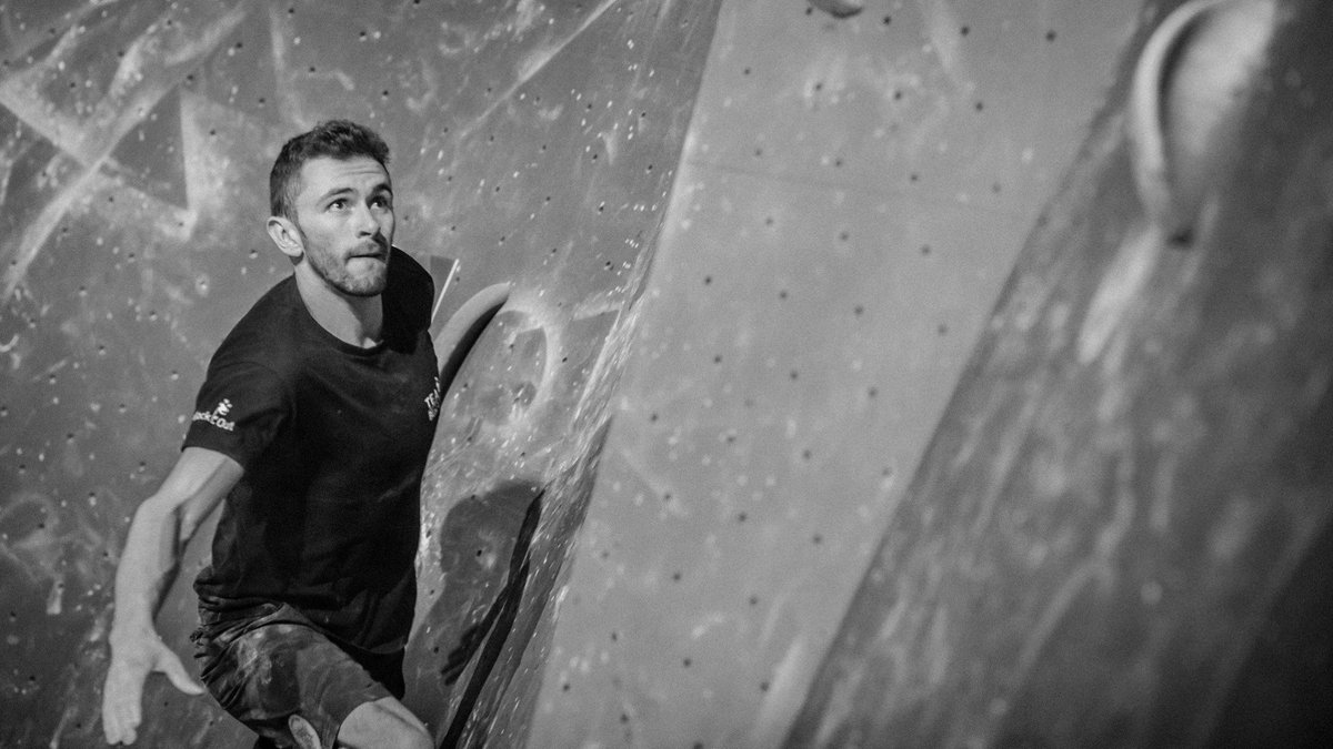 🥉CHAMPIONNAT DE FRANCE DE BLOC SENIOR 🥉Manu Cornu décroche la troisième place du Championnat 👏 La saison ne fait que commencer pour la Team B'O, tenez vous prêts pour la suite !
#blockout #manucornu #escalade #indoor #teamBO