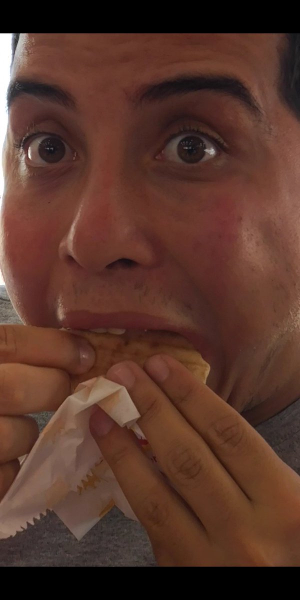 Bize gelsene film izleriz...