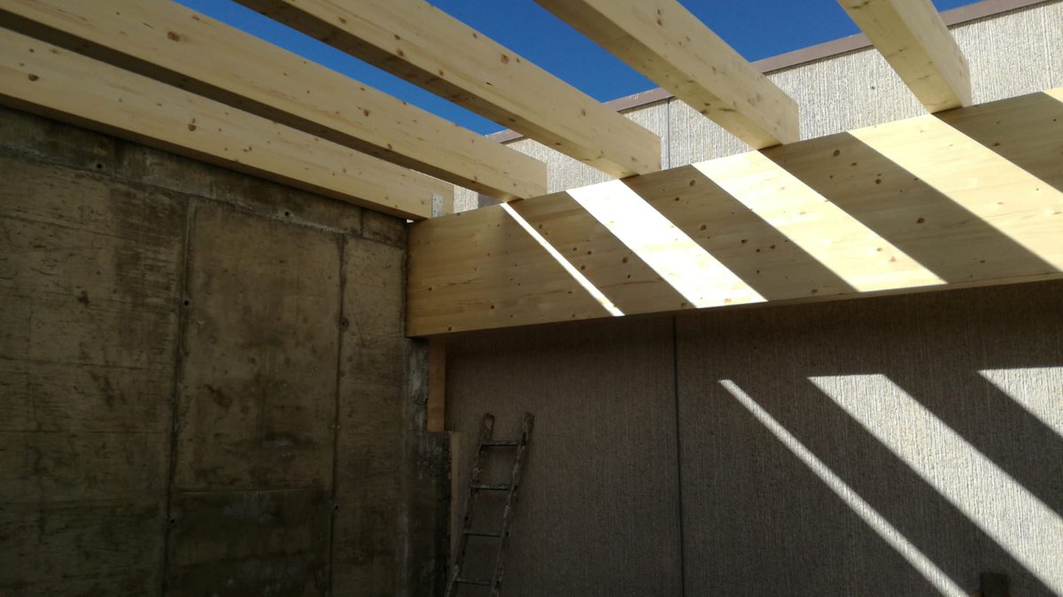 ArmalamS's tweet photo. Tre giorni di intenso lavoro e circa 300 mq di tetto piano sono già finiti! Ecco un ns cantiere a Civezzano (TN). Infoline : 0461538475 https://t.co/xTaDArXHeu