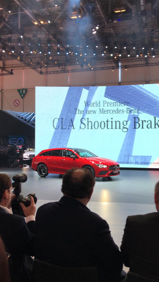 grupoconcesur's tweet photo. ➡️¡Comenzamos con algunas de las presentaciones, nuevo #CLA Shooting, #GLC con facelift, #GLE 53 AMG  #smartforease 🚘🌟
 #GIMSSWISS  #MBGIMS19 https://t.co/ja9E0pNKvc