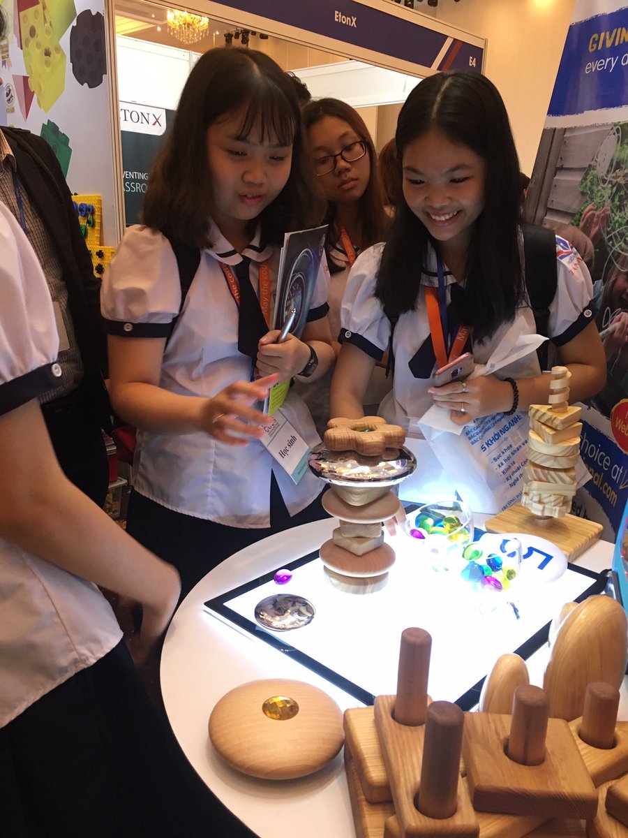 FionaM_TTS's tweet photo. Totally engaged at @BESSVietnam #TTS_int  #Loosepartsplay  #creativelearning https://t.co/SlsFhXXLWp