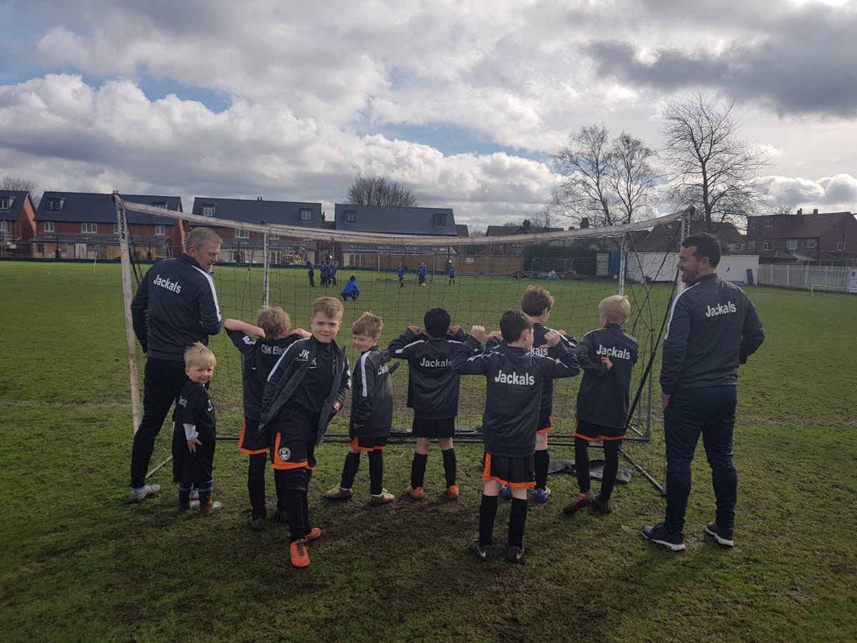 CSKELECLTD's tweet image. Great pleasure to present the Jackels with their new training tops and jackets at the weekend! Capped off with a win and and draw on the day...👍⚽️🥅  #cskelec #teamjackels