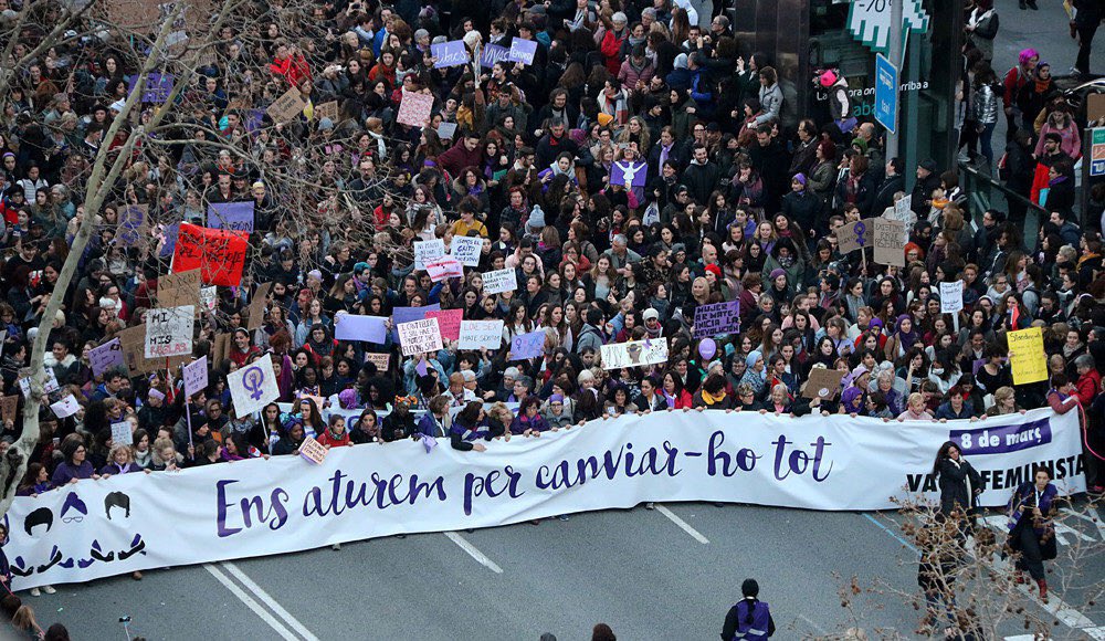cupnacional's tweet photo. 8M | 🙋🏻‍♀️Queden 3 dies!
Per què és necessària la vaga general feminista del 8M?
#DecidimFeminisme 

https://t.co/edzc6xkPAN https://t.co/SxEtVkEKSK