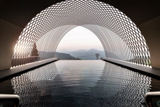 This spa area and cantilevered pool are a stunning piece of #design, which the rest of the @Glorietteguesthouse sadly does not quite live up to.  
#architecture #designdetail #otherpeopleswork #aesthetic #interiordesign #architecturalinteriors #ideas 
architonic.com/en/project/noa…