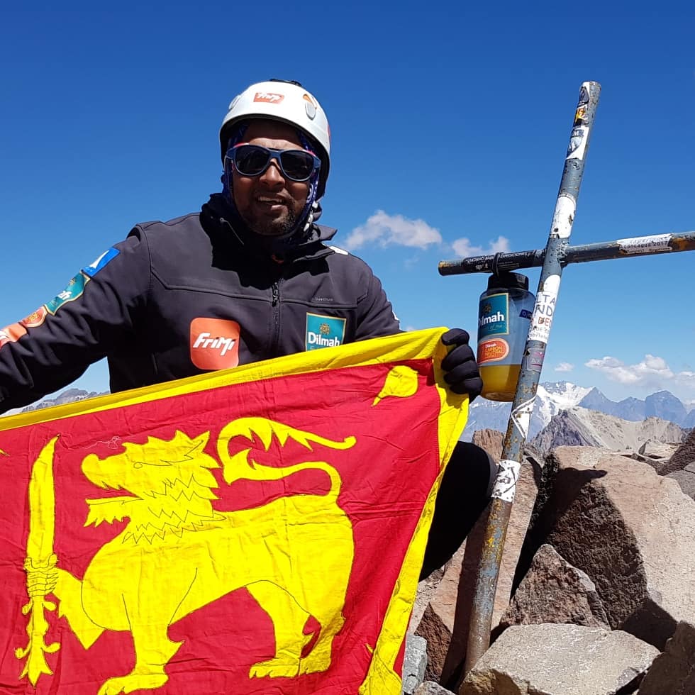FriMi_lk's tweet photo. Elmo Francis & the team of #ClimbforClimateChange expedition has successfully completed the challenge of scaling Mt. #Aconcagua in Argentina.
#FriMi is proud to be a part of his expedition to build awareness on climate change and wishes them a safe journey back! https://t.co/2wOWJff3bm