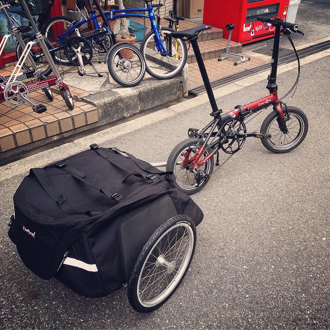 Loro Cycleworks No Twitter Dahon K3にトレーラーを装着 小さなk3でもストレス無く牽引 畳んでスッポリとトレーラー内に収納出来ちゃいます シートは抜いてあげて Radical Design Cyclone Cubby Dahon K3 14inch Radicaldesign トレーラー Cubby