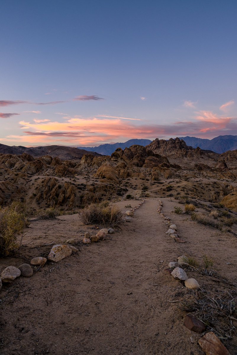 Leading To The Hills

#AlabamaHills #Sunset #Landscape #Photography