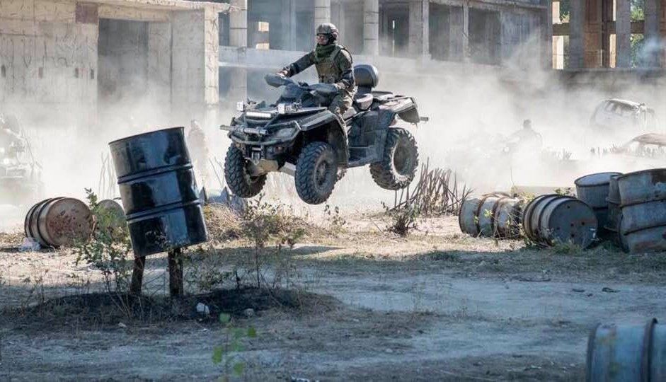 ScreenMastrsInt's tweet photo. Razvan Puiu is a strong all-rounder… A diver, a horse master, a vehicular specialist, a rigger, he speaks 4 languages and has over 100 credits to his name. After 10 years as a stunt performer he moved on to become a stunt coordinator, dominating Eastern Europe for the past 20yrs https://t.co/2XSRzqiEhQ