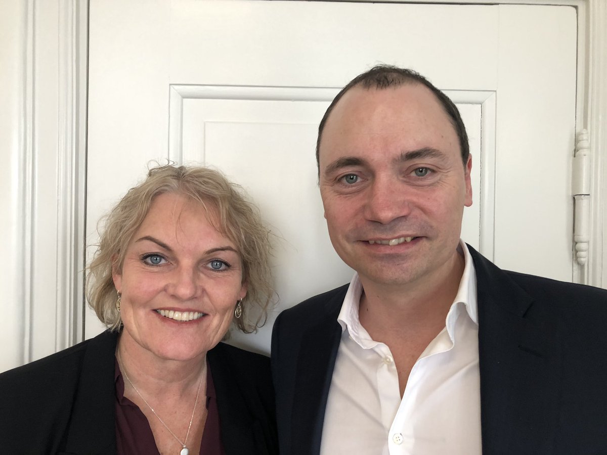 aahlers's tweet photo. Tak til @BUPLFormand for et godt møde om pædagoguddannelsen. Danmarks største og en af de vigtigste uddannelser. https://t.co/r9o9o9WXJP
