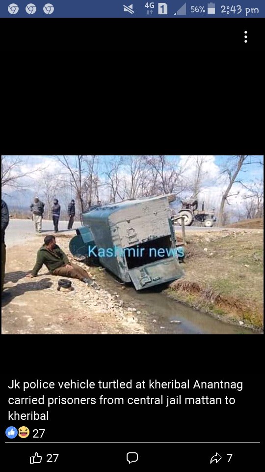 AafaqDin's tweet image. six(6)policemen, two(2) prisoners injured as vehicle carrying prisoners over turns in south kashmir
@@##aafaq