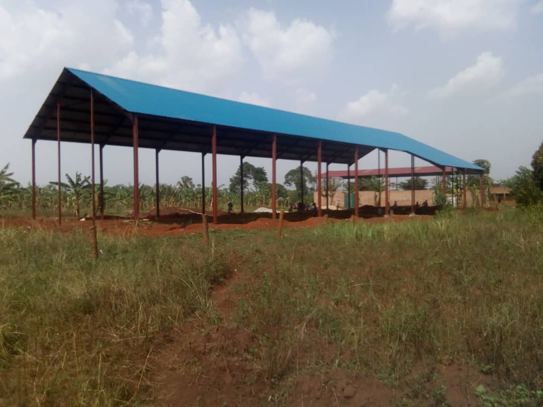 Lucas_Muzungu_'s tweet photo. Hello Roof! Walls next. #Ssemu https://t.co/bvuQ1acEse