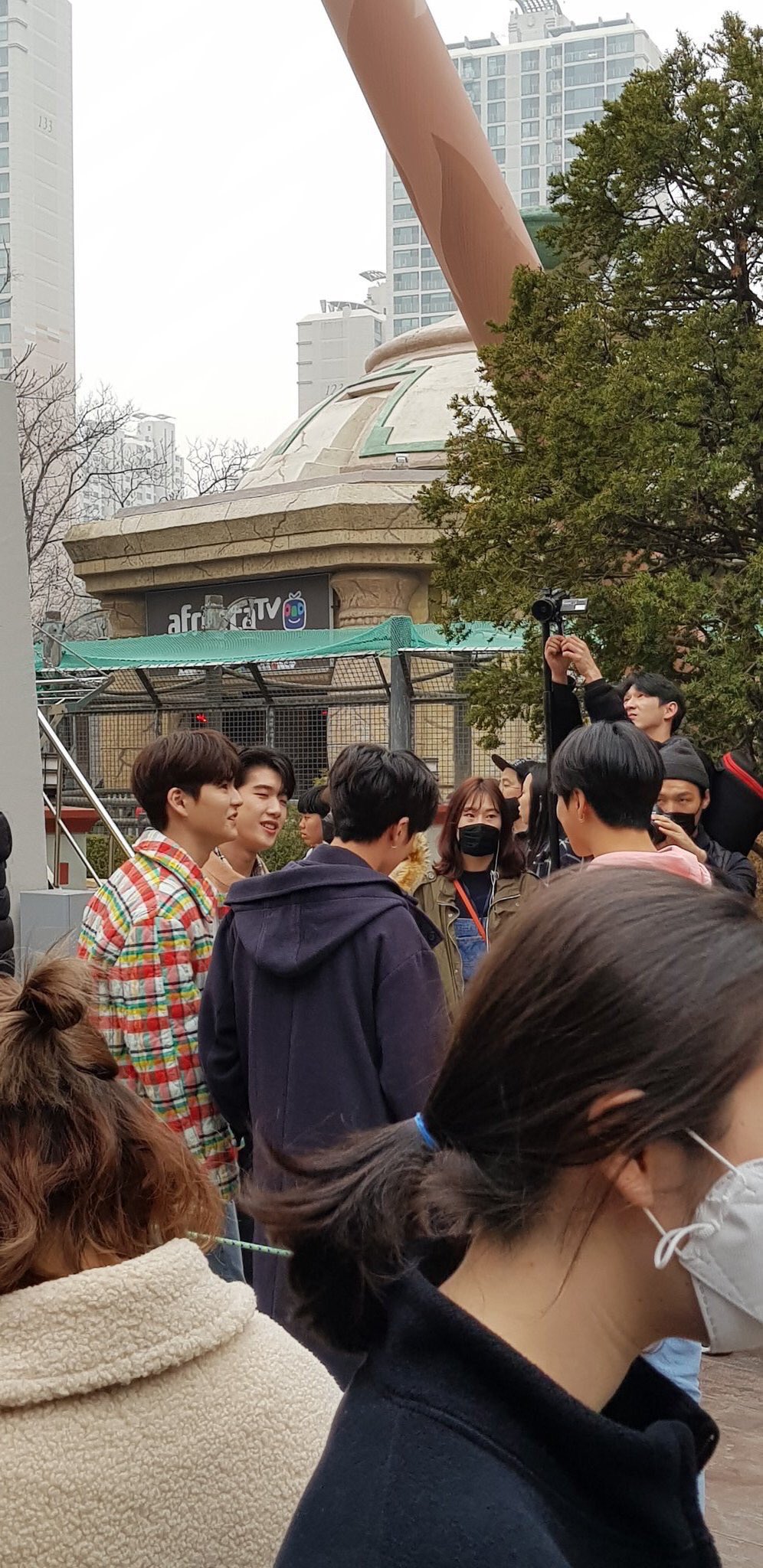 Treasure Worldwide Yoshinori Yoonbin Jaehyuk Haruto Lotte World Credits The Rightful Owner Of The Photos 트레저13 Treasure13 또만나요 Yg Treasure Magnum Treasure13 Treasuremaker Yg Treasure Box Yg New Boy Group