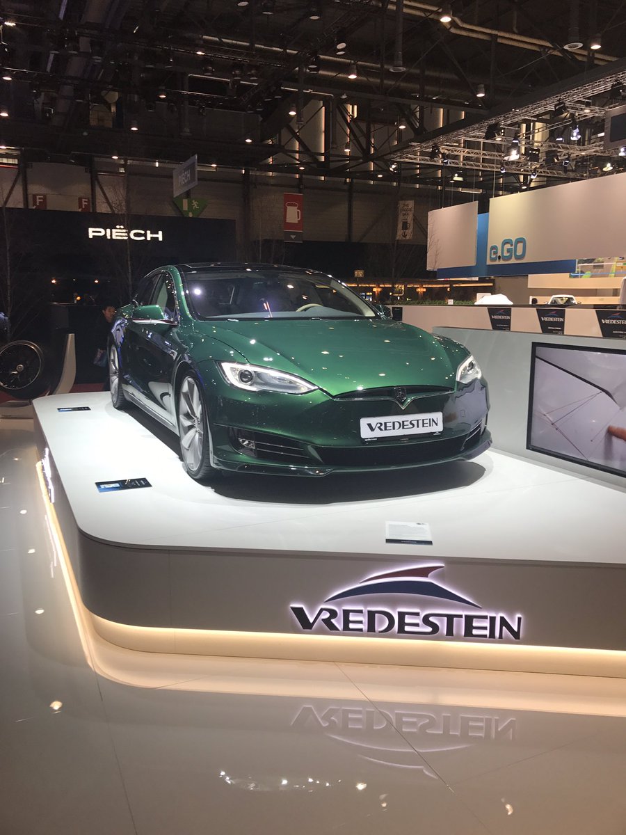 İlk ziyaretimiz <a href="/Vredestein/">Vredestein</a> standına. <a href="/Tesla/">Tesla</a> Model-S  Shooting Brake modeline takılı Ultrac Vorti lastikler #GIMS2019