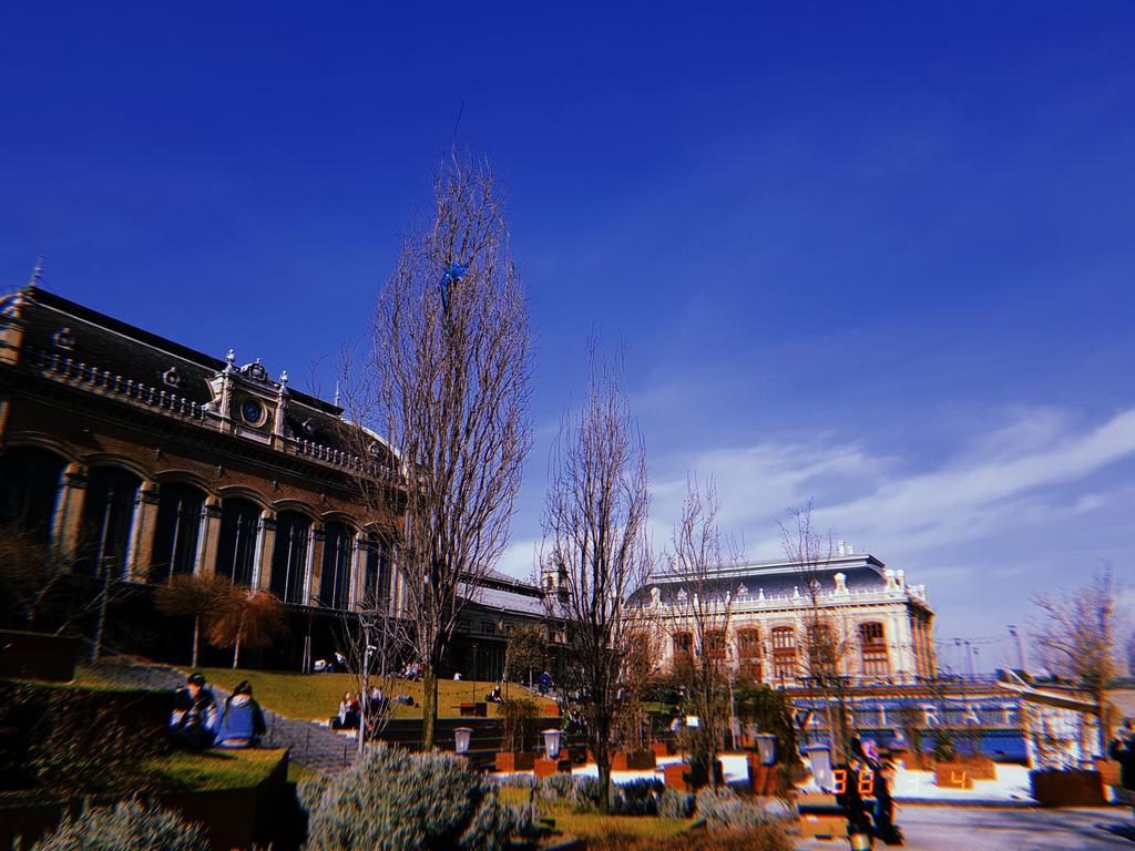 official_ACE7's tweet photo. [#에이스_찬]
오늘도 화이팅!! 날씨가 참 좋은 Budapest! :)
#Budapest #부다페스트 #ACE #에이스 #차니필름 #😆 https://t.co/YLnhmqEm7S