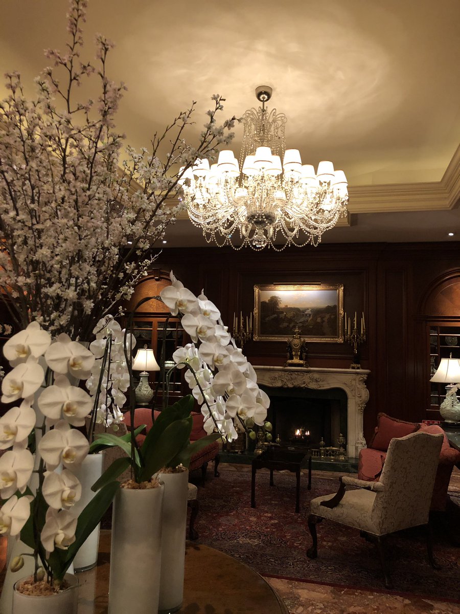 hisako88arakaki's tweet photo. #theBAR #Jazz #WalterClark #RITZCarlton #Osaka https://t.co/Dh6D3RIEov