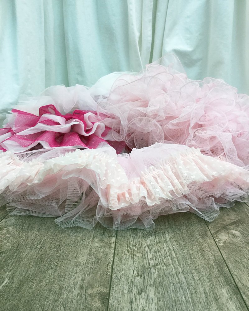 MirenasFashions's tweet photo. There's nothing like a pile of tutus to brighten up your Tuesday ๐
#TutuTuesday
.
#MirenasFashions #Tutu #Pink #TinyDancer #Ballet #Ballerina #BabyBallerina #Dance #Dancer #DanceStore #OneStepAhead #Mississauga #Oakville #Toronto #Brampton #ShopLocal #ShopSmall https://t.co/O36NXgdLY4