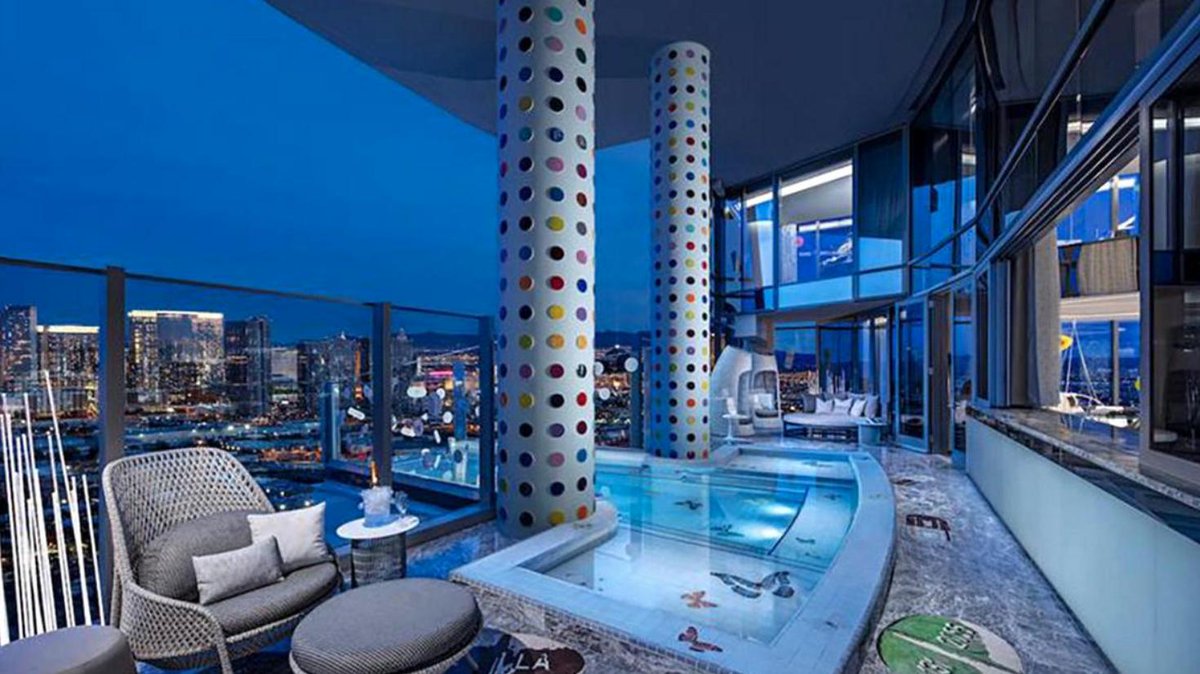 darrenrovell's tweet photo. The Palms in Vegas gets $600 million upgrade, includes this $100,000 a night suite designed by artist Damien Hirst and filled with his custom artwork. https://t.co/rL4J3zLMdz