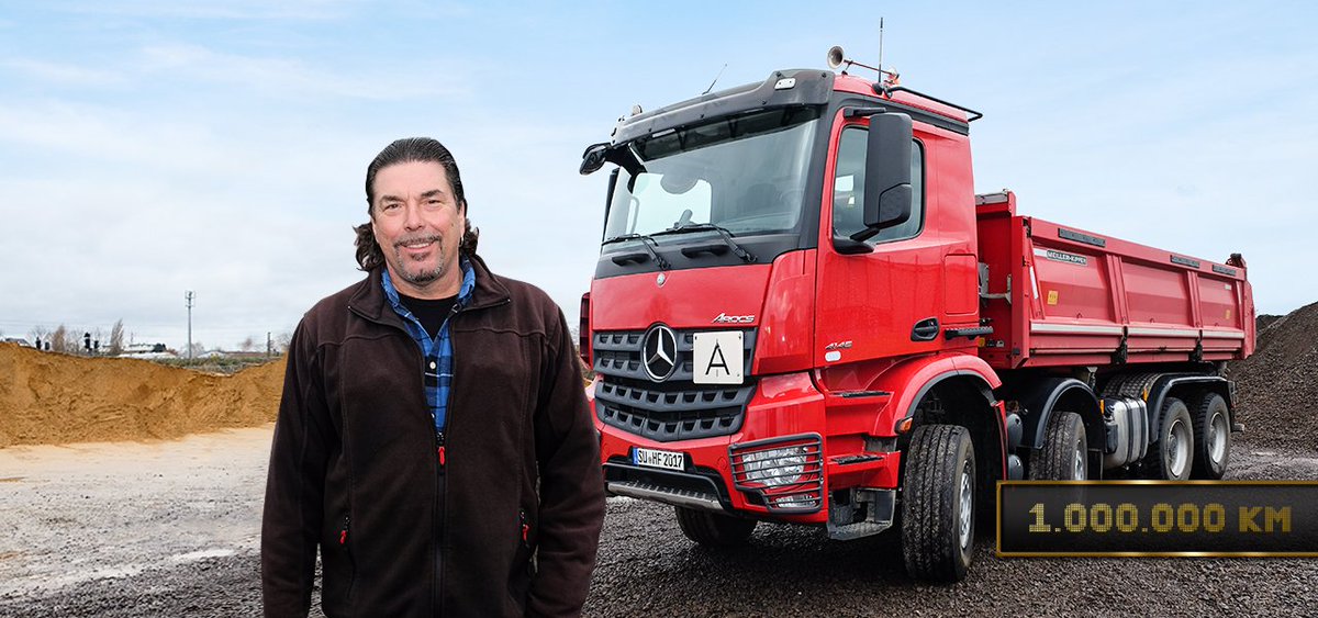DaimlerTruckUK's tweet image. Mileage millionaire Udo, caught the 'truck bug' at an early age. 36 years later he still has it and drives an #Arocs along with his beloved Harley-Davidson bike #truckerlife #lovetodrive bit.ly/RS-Udo-Arocs
