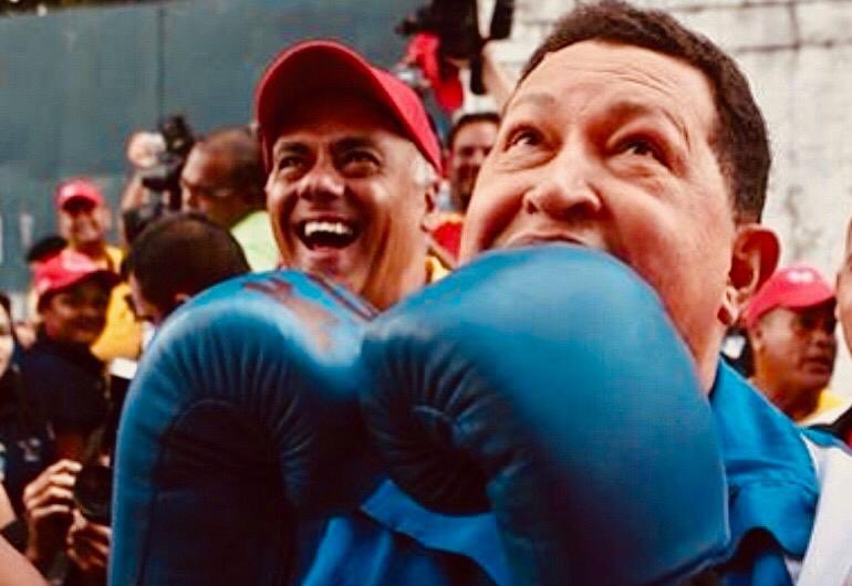 Cada lucha. Cada odio derrotado. Cada sonrisa de un niño yendo a la escuela. Cada mañana que cuida este suelo y este cielo sagrado, lleva tu nombre #6AñosDeAmorYLealtad