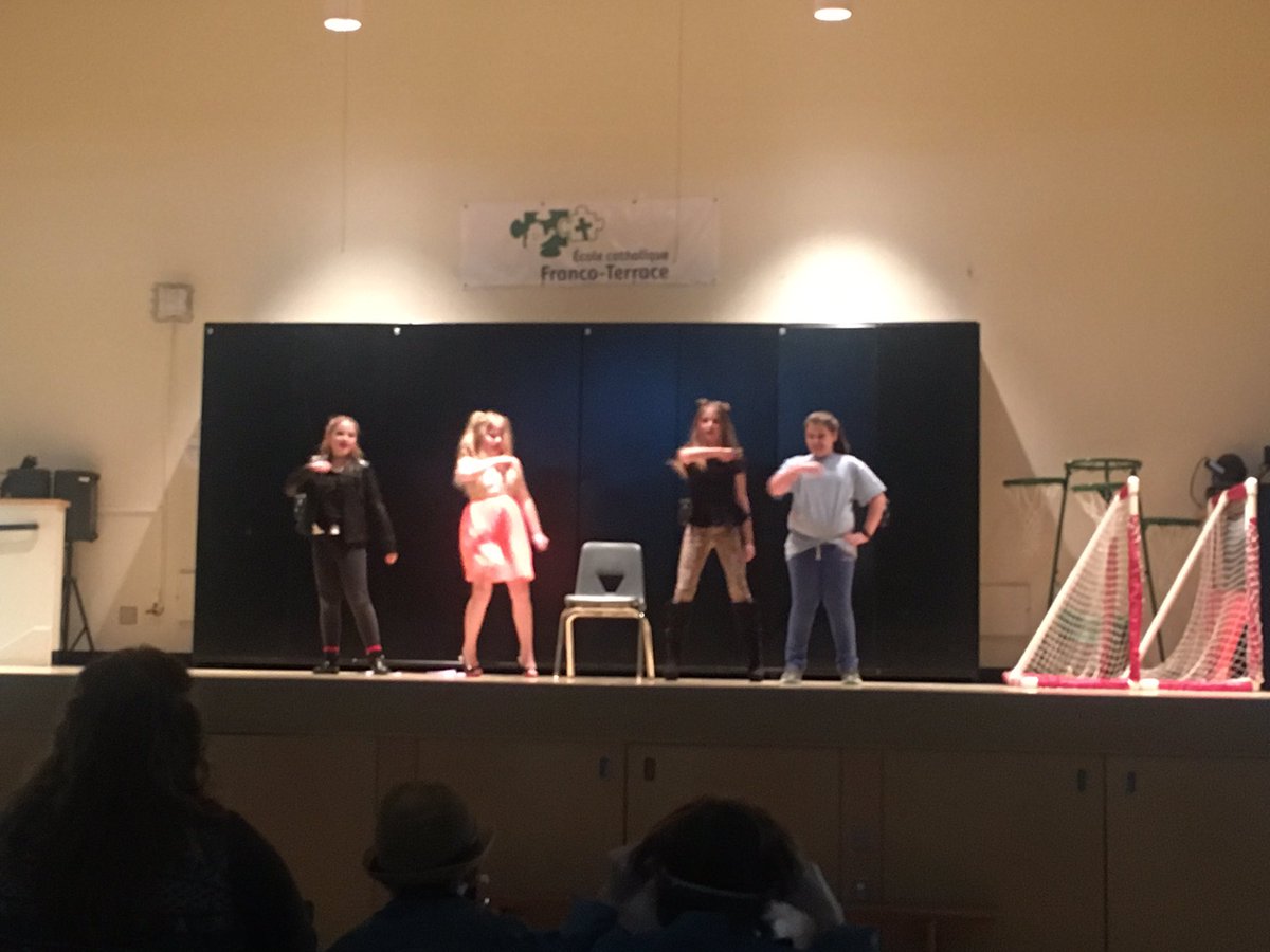 STMS_Soldiers's tweet photo. Can’t get any better than having the Spice Girls and MC Hammer join us in a Lip Sync Battle! #MusicIsLife https://t.co/6q9crAAGUu