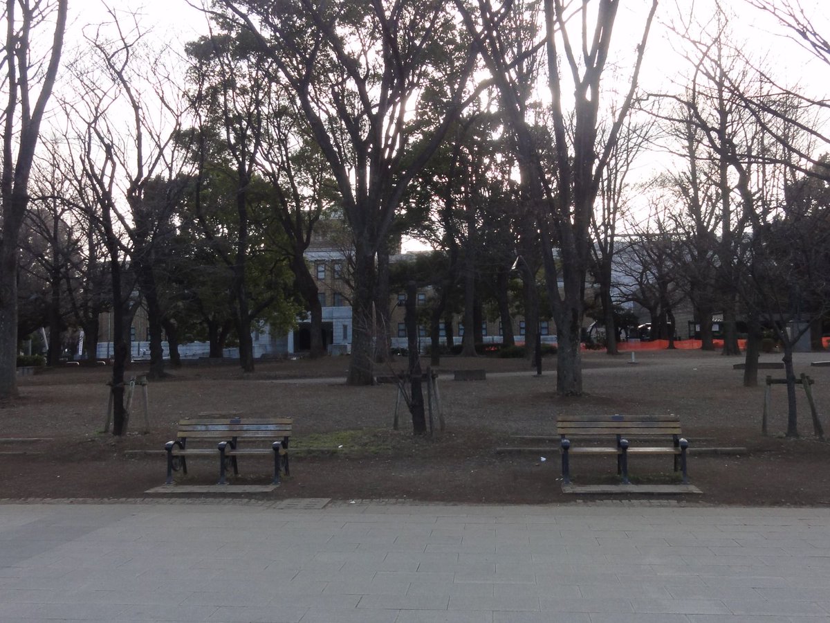 Ruby Emmeline 東京日帰り出張ついでのミニ聖地巡礼10 その32 8 01 上野恩賜公園 大噴水 その2 ベンチ 三ツ星カラーズ 18 7話 僕だけがいない街 16 11話 T Co Wzosqtfx9u アニメ聖地 T Co Qgeimi21ni