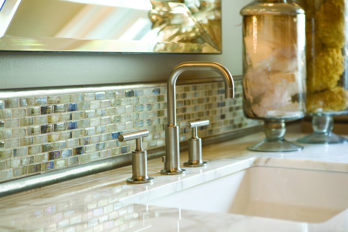 mdproproducts
Want to turn your functional surface into a memorable focal point? Consider tile with a playful geometric pattern. With PROVA TILE EDGE your eye-catching new tiles will have the perfect finish!

#MDPRO #whytile #tilestyle #whytilestyle #geometric #tile #trends