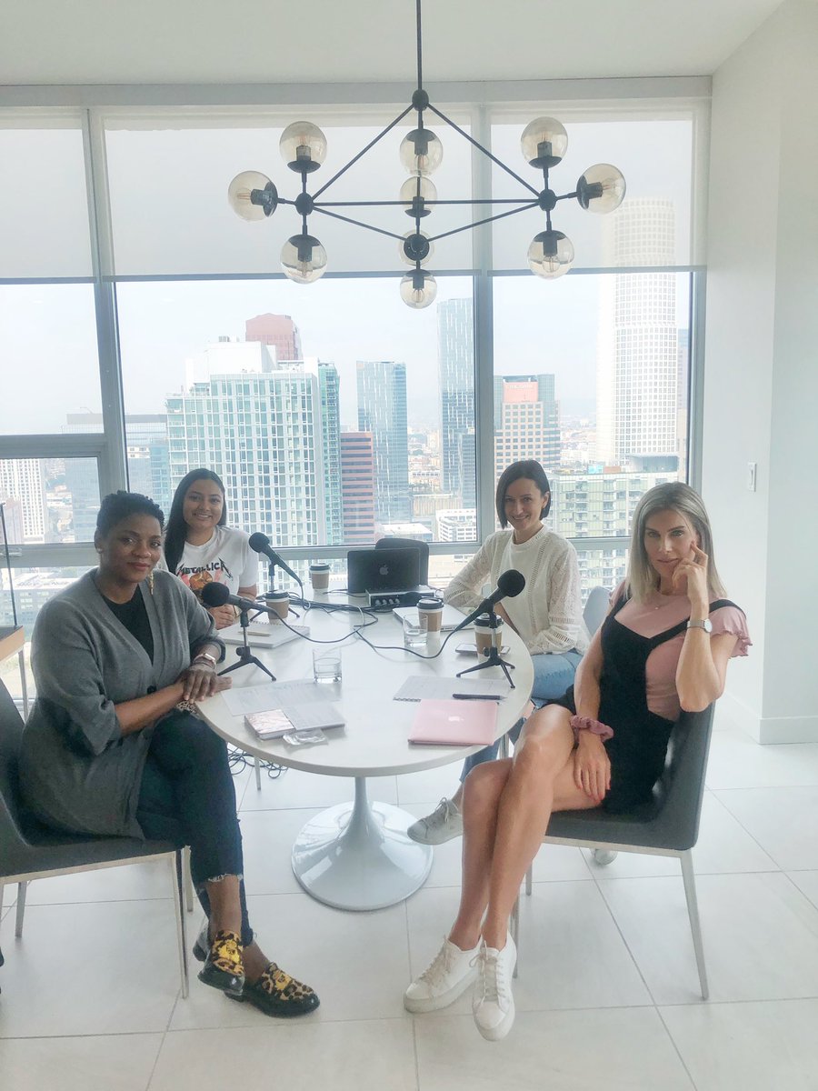 Dominique_Aimee's tweet photo. SWIPE: Check out my interview on the @privtalkspodcast #PRIVtalks #PRIVtalksxLA  🎧 🎤 🙋🏾‍♀️ We talk about work/life balance, @hautehealing &amp; life lessons from Sex and The City. #WomenInScience #hautehealing @haute_healing #GirlMedTwitter #TuesdayThoughts #TuesdayMotivation https://t.co/6GqLNm4YwY