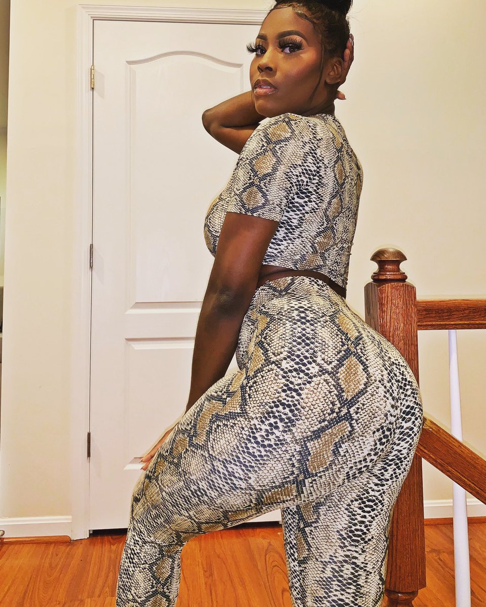 ParkerJai__'s tweet photo. Thank you to the gorgeous @getyourlifeee.
I only have 3 tops left in the Venomous top. Large are alllllllll gone. So grab yours now before they are gone!
Shop ||https://t.co/pTPuUyZJp6||
#shop #onlineboutique #fashionboutique #smallbusiness #bkackowned #luxurylifestyle #noir https://t.co/0javwEoUFt
