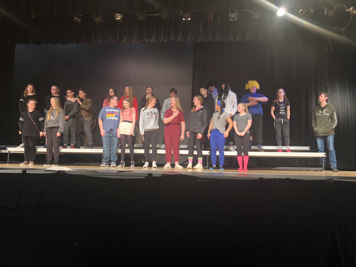 Team8P1's tweet photo. @BunsoldMS Thank you so much to @MandyWynk ‘s drama class for their performance of “Willy Wonka” #drama #goldenticket #goldenperformance https://t.co/YOq4qaC0xD