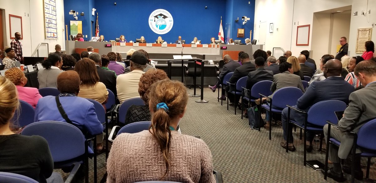 RadioRory's tweet photo. Big crowd inside and out at #Broward School Board meeting where future of Superintendent Robert #Runcie is up for a vote. @WIOD https://t.co/yQO5e28bIM