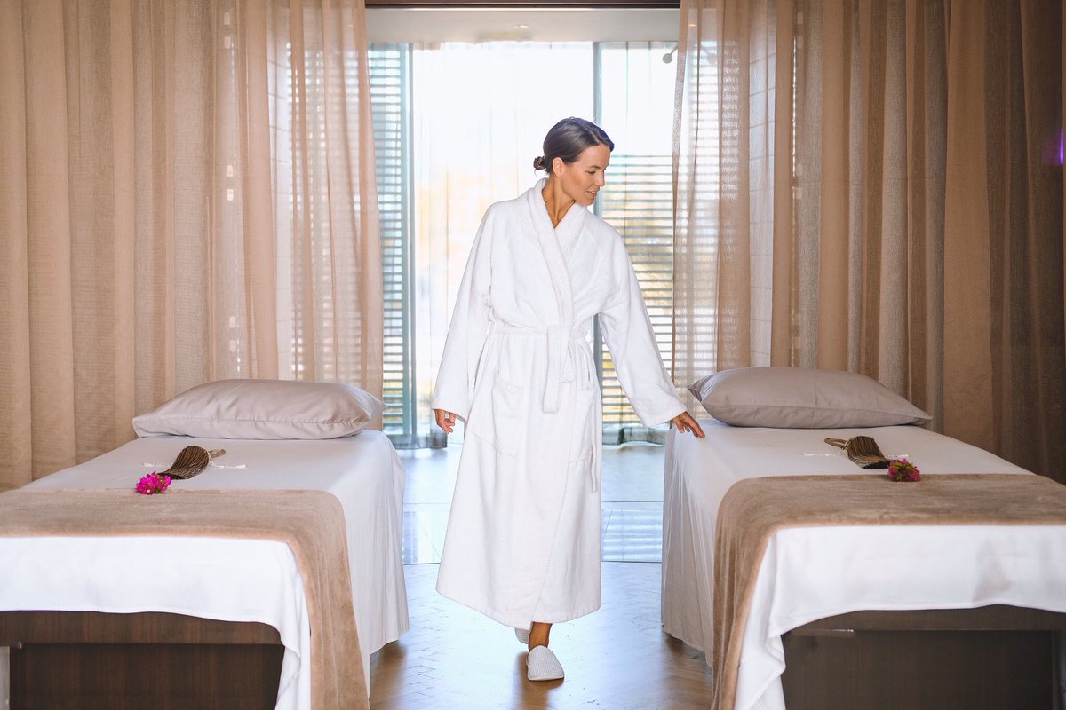 JumeirahSIR's tweet photo. Enveloped in a haven of serenity, the #Spa at #JumeirahSIR allows you to embark on a personalized journey toward... https://t.co/uu45xXOlJk
#JSIMoments #ExploreJumeirahSIR #SimplyAbuDhabi #AmazingAbuDhabi #LuxuryHotels #IslandLife #healthylifestyle #wellness https://t.co/ofcKUer0n2