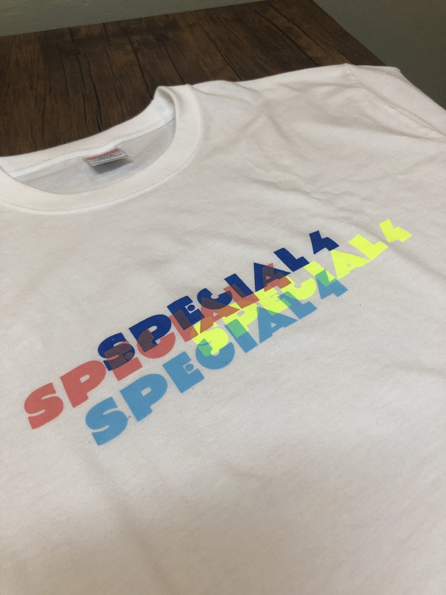 SPECIAL4_'s tweet image. 🎁SPECIAL4 グッズ info🎁

💝手刷り Big Tシャツ ¥2,500

💝ツーショットチェキ ¥1,000
      (開演前・終演後のみ)

💝ランダムチェキ ¥500

🌈3/8(金)秋葉原GOODMANのお披露目ライブにてお買い求めください❣️
