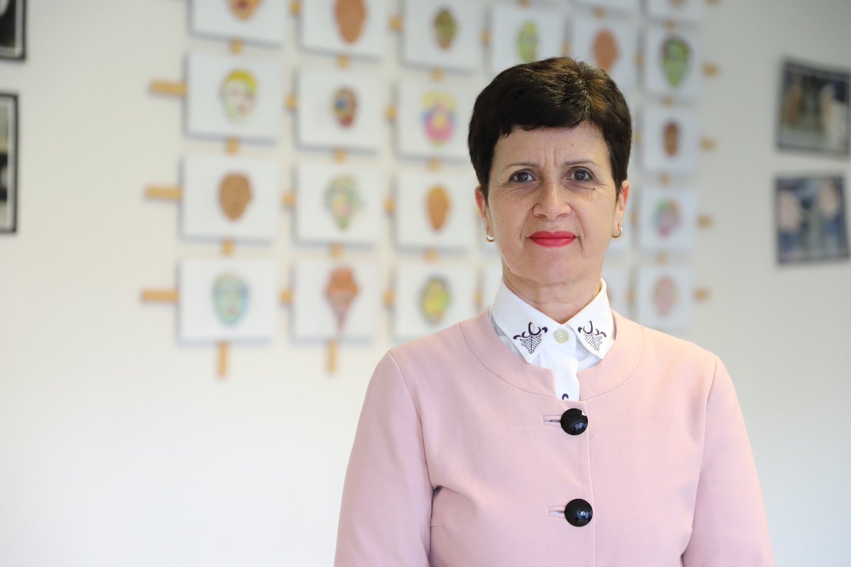 GManastirliu's tweet image. #Marsi i #Grave⚘
Afërdita Seiti, prej 20 vitesh mbron të drejtat e personave me aftësi ndryshe🙏🏼
Me modelin e saj si grua, nënë e veprimtare kurajoze, Afërdita inkurajon çdo familje për integrimin e fëmijëve &amp;amp; nxit instititucionet për respektimin e të drejtave♿️
#KrenarePërGratë